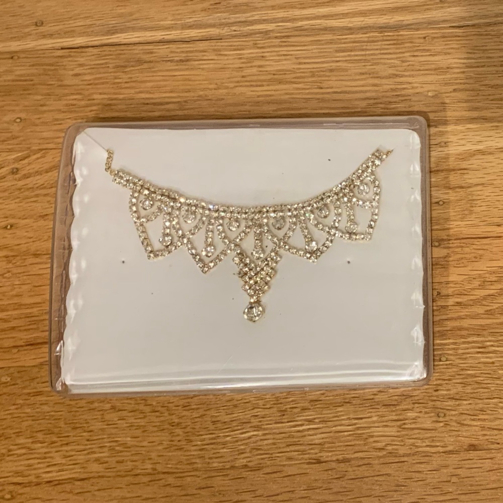 🎉Host Pick🎉 Crystal Necklace Gold-Colored Crown Design Royalty Princess